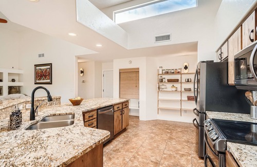 Sahuaros Grandes House | Westside desert Oasis on 1 acre CLOSE TO EVERYTHING/FastWIFI/Family Friendly