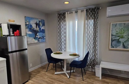 Colorado Springs Cottage | Westside retreat conveniently located