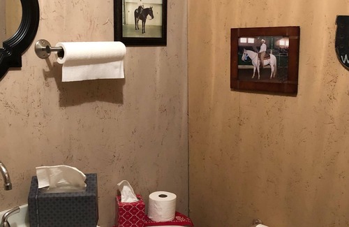 Westville Apartment | Westville Oklahoma. White Horse Inn. Rural setting. No dirt roads.