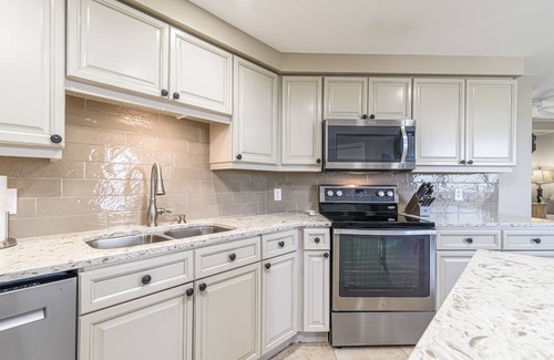 Sandestin Condo | WESTWINDS SANDESTIN SNOWBIRD CANCELLATION BEACH FRONT 2 KINGS SUNSETS!