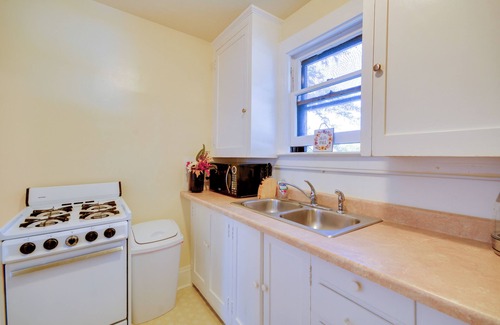 Central - Terry Apartment | WFH-Friendly Billings Apt ~ 1 Mi to Downtown!