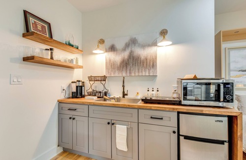 East Side Apartment | WFH-Friendly Studio - 5 Mi to Downtown Atlanta!
