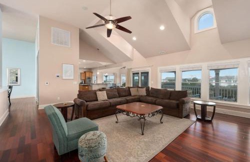 Whalehead Beach House | WH401 Ray and TD's