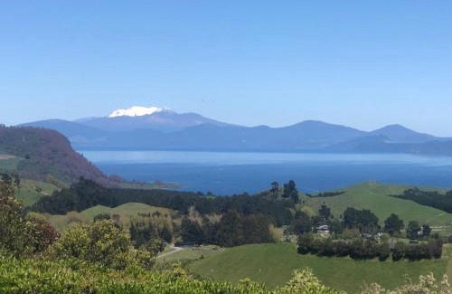 Kinloch Ski Chalet | Whakaipo Bay Cabin Retreat Taupo