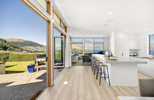 Fernhill House | Whakata on Whitbourn