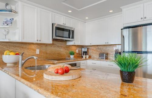 Kaanapali House | Whaler 712 · WHA 712 Kaanapali OceanFront Condo w Ocean Views