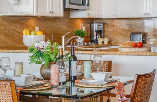 Kaanapali House | Whaler 712 · WHA 712 Kaanapali OceanFront Condo w Ocean Views