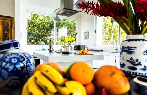 Tango Mar Villa | Whales view, beach house on Cliff Villamarunga