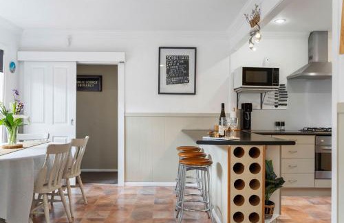 Whangamata House | Whanga Beach Bach and Sleep-out
