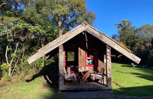 Tokaanu House | Whare&geothermal pool by lake Taupo