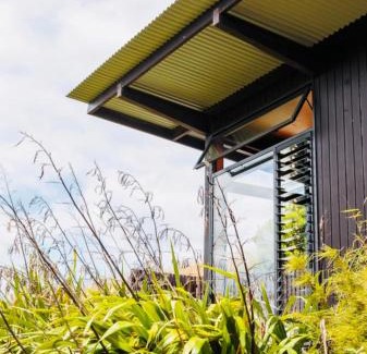 Raglan House | Whare Tatū