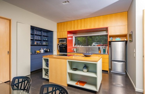 Nelson House | Wharekaretu Holiday Home
