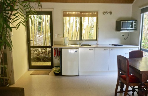 Kerikeri Cottage | Wharepuke Subtropical Accommodation