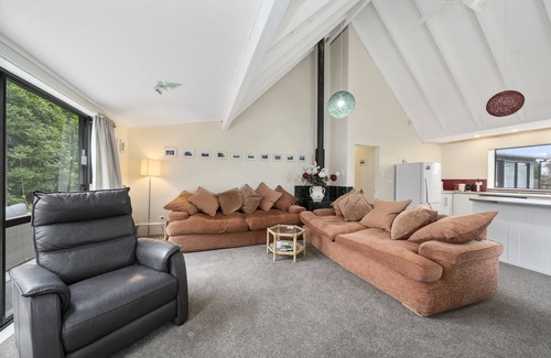 Otaki Beach House | Wharerata - Otaki Beach Holiday Home