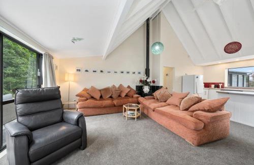 Otaki Beach House | Wharerata - Otaki Beach Holiday Home