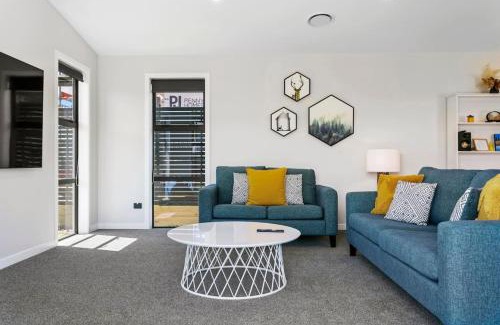 Wharewaka House | Wharewaka Escape, Modern 3BR Family Home Near Lake and Shops