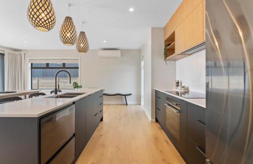 Wharewaka House | Wharewaka Escape - Taupo