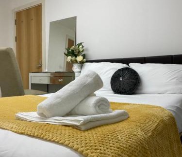 Castlefield Apartment | Wharf Inn Premier Apartment Central Manchester - Free Private Parking