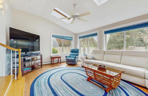Hyannis House | Wharf Side Hideout