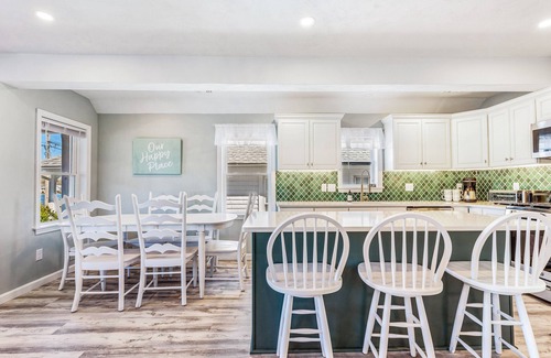 East Wareham House | What a deal! Pets ok, Onset Waterfront, Pet Friendly, Unit B