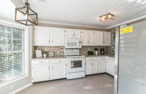 Smyrna House | What a lovely and peaceful townhome in the charming city of Smyrna, Georgia!