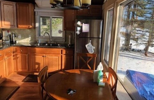Kalkaska Cabin | Wheeler Lake House:Summer at Wheeler Lake – Kayaks, Swimming & Pure Relaxation!