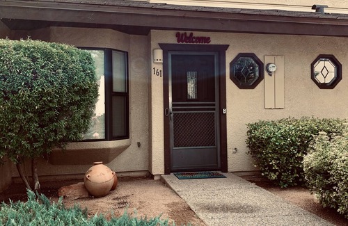 Oak Creek Condo | When you stay at our oasis you're staying with friends