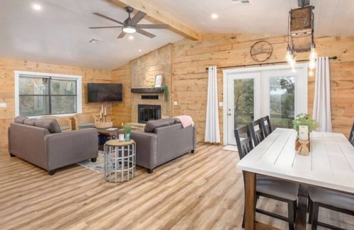 Sulphur Cabin | Where the Magic Cabins