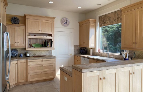 Yachats House | Where Views, Stars & Wildlife Meet: Your Secluded Cliffside Escape Awaits!
