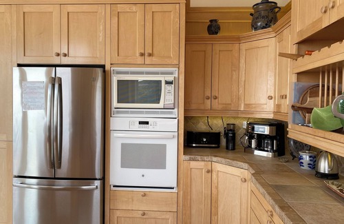 Yachats House | Where Views, Stars & Wildlife Meet: Your Secluded Cliffside Escape Awaits!
