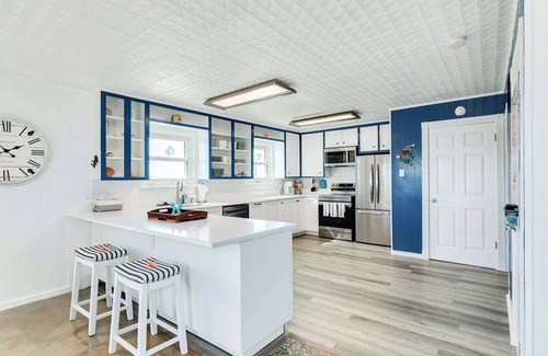 Surfside Beach House | WhimSea Bay – Where the Beach Vibes are High & the Stress is Low!