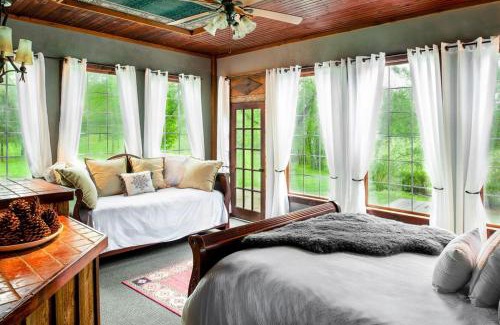 Franklin Apartment | Whimsical Gatehouse at Dark Horse Estate