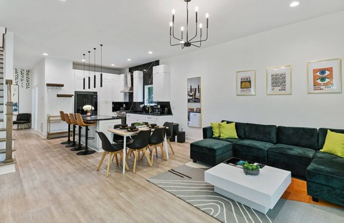 Atlanta House | Whimsical Retreat with Pickleball Court, Basketball & Golf