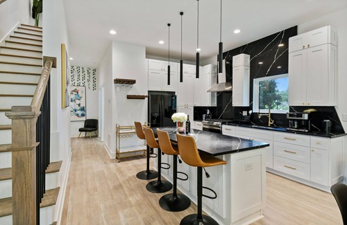 Atlanta House | Whimsical Retreat with Pickleball Court, Basketball & Golf