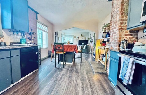 Albany House | Whimsy & Ivy: pet friendly, large backyard