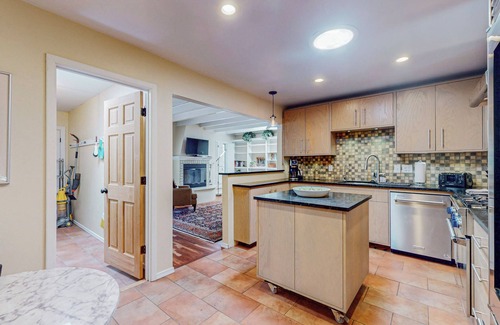 Northeast Heights House | Whimsy Woods Retreat/3 beds/Very Private