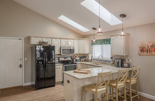 Innsbrook House | Whippoorwill Manor by Innsbrook Vacations!