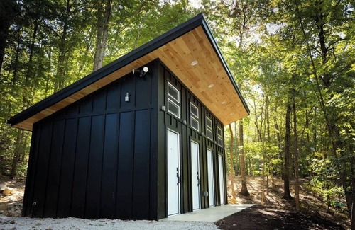Zoe RV Rental | Whippoorwill's Nest - Glamping Tent with AC