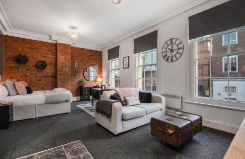 Pontrilas Apartment | WhiskAwayStays Foregate Studio No 1