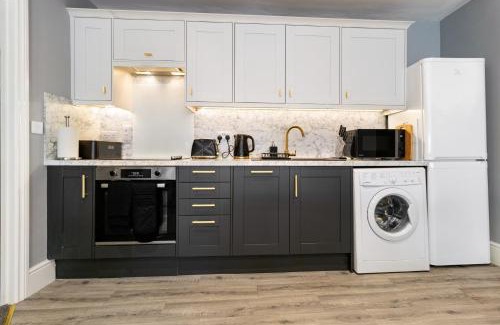 Worcester Apartment | WhiskAwayStays - Victoria House - Apartment 3