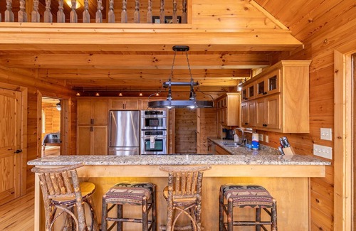 Fleetwood House | Whiskey Bear Escape - private home between Boone and West Jefferson!