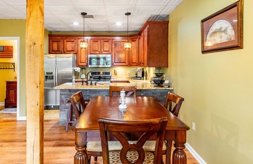 Tullahoma House | Whiskey Cove, Lakeside Fire Pit, Private Dock, Easy Water Access on Calm Cove, 5BD 2BA Sleeps 12