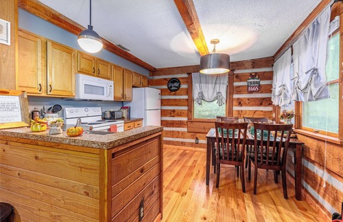 Bryson City Cabin | Whiskey Run Cabin: Hot Tub, Spectacular Mountain Views, Private, Easy Access