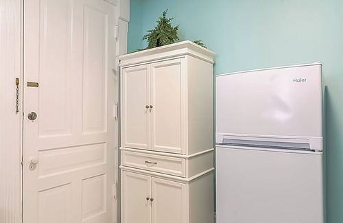 Frankfort Apartment | Whiskey Themed Downtown Frankfort Apartment Suite in Heart of KY Bourbon Trail