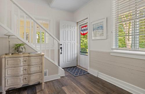 Lakeside House | Whispering Arbor