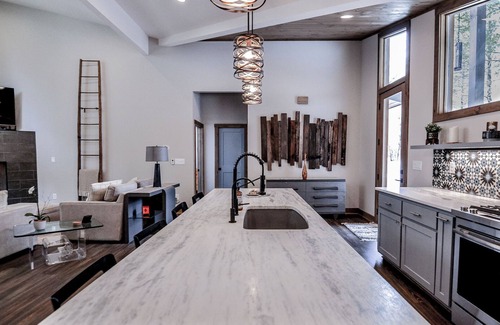 Ellijay Cabin | Whispering Creek ~ 2BR Mountain Modern Luxury ~ On Creek w/Hot Tub & Fireplaces