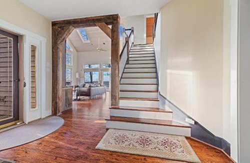 Nellysford House | Whispering Elm with Wintergreen Advantage