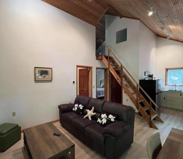 Covert House | Whispering Hills- pet friendly cabin with lake access