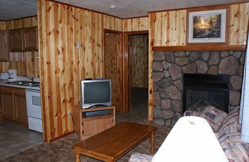 Pinetop-Lakeside Cabin | Whispering Pines- Cabin 37