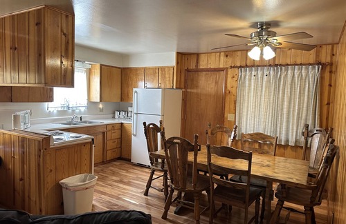 Pinetop-Lakeside Cabin | Whispering Pines - Cabin *9 (2 Bedroom)